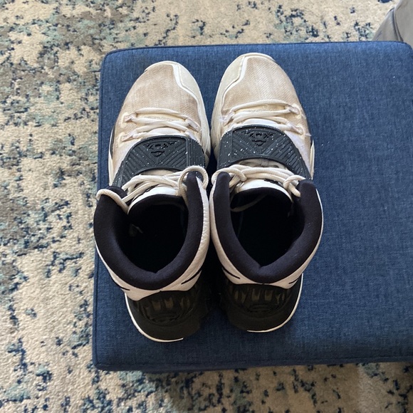 Kyrie 6 ‘Oreo’ Men’s basketball shoe - Picture 4 of 6